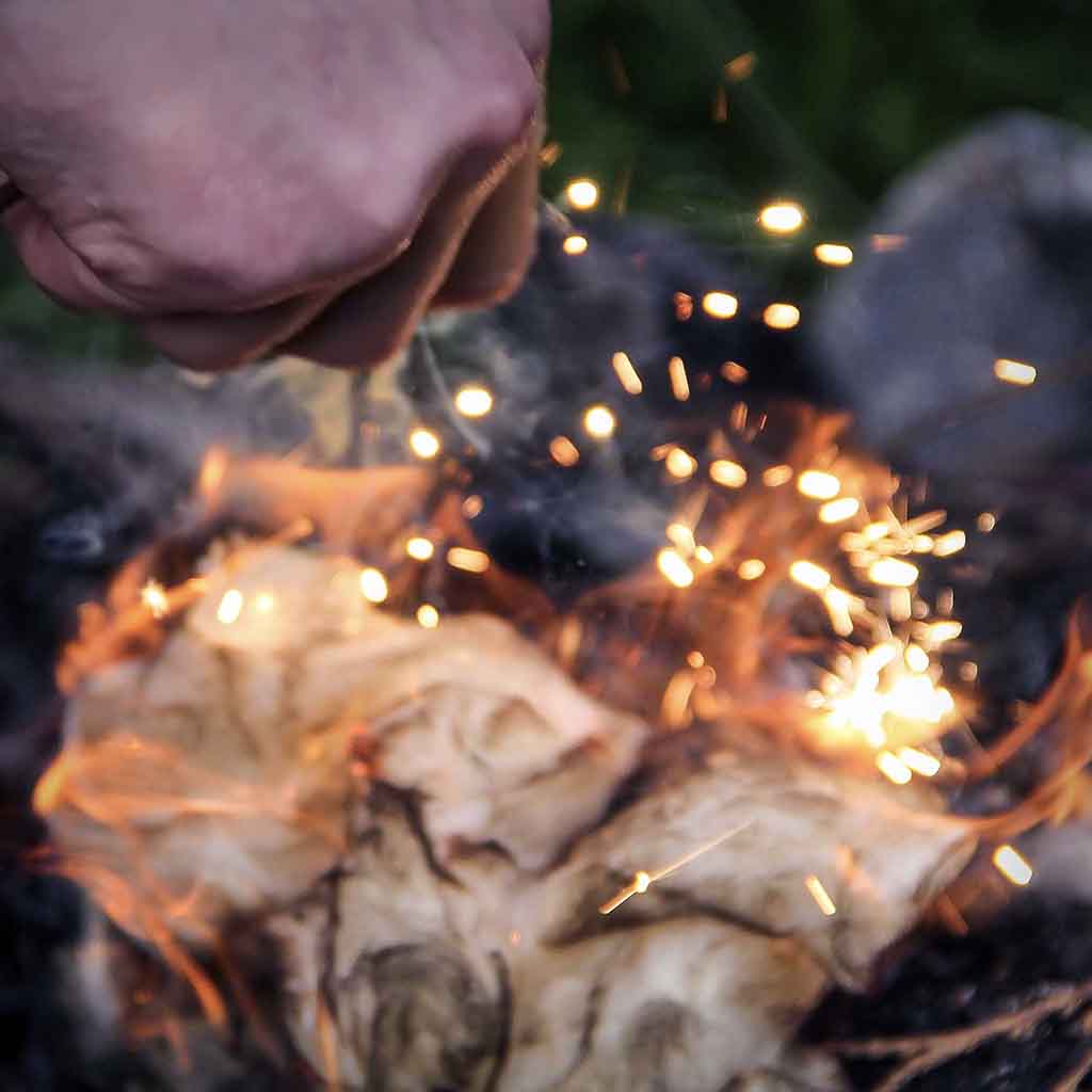 How to use a Ferrocerium Rod 🔥